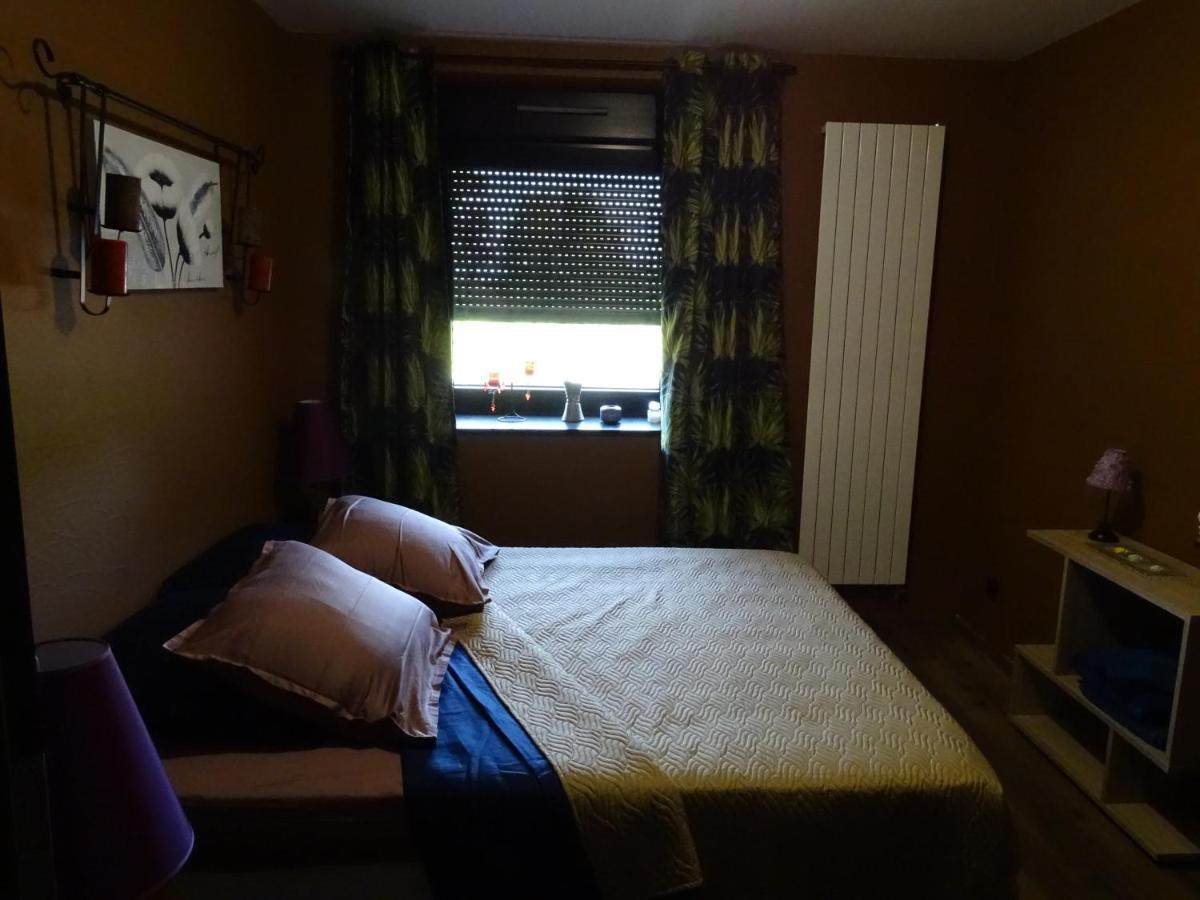 Bois De Chenes House Bed & Breakfast Фалсбург Екстериор снимка