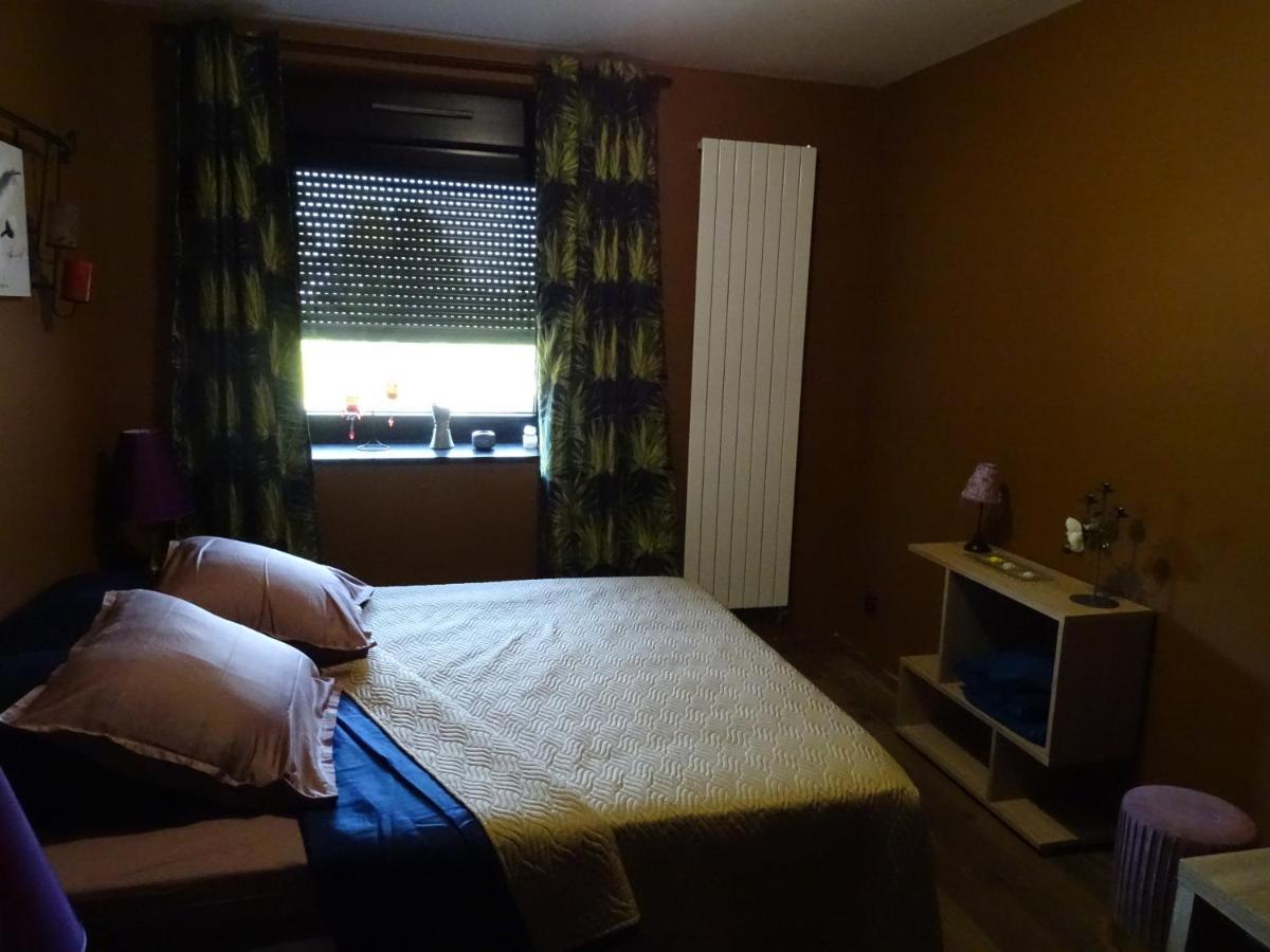 Bois De Chenes House Bed & Breakfast Фалсбург Екстериор снимка